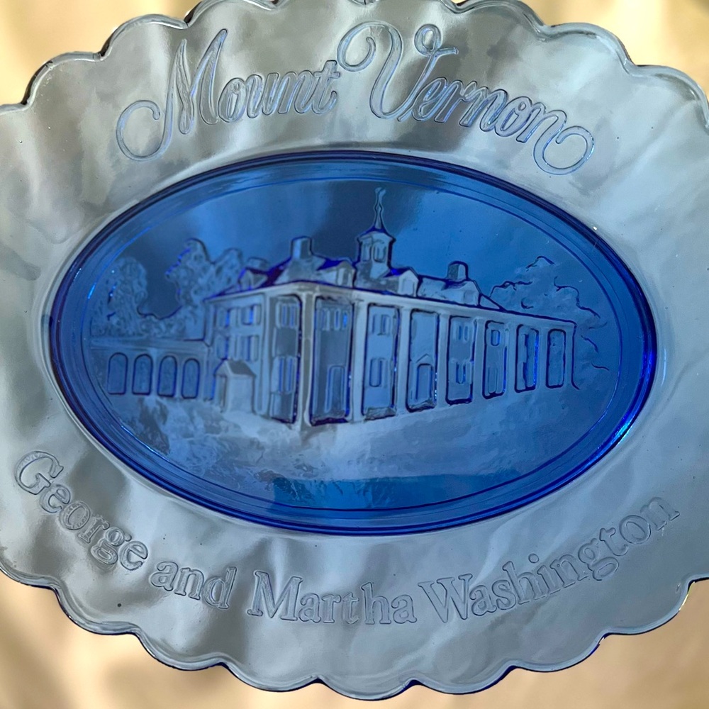 Vintage Avon oval plate - Mount Vernon with George and Martha Washington